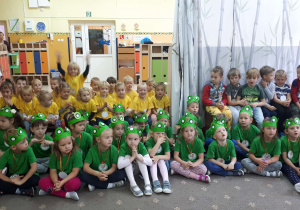 Dzieci z grupy Żabek na uroczystości z okazji dnia Przedszkolaka